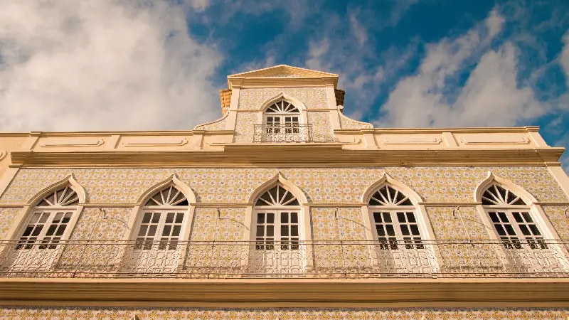Feriado prolongado de Tiradentes 2026 em Santarém: praticidade e conforto para seus compromissos